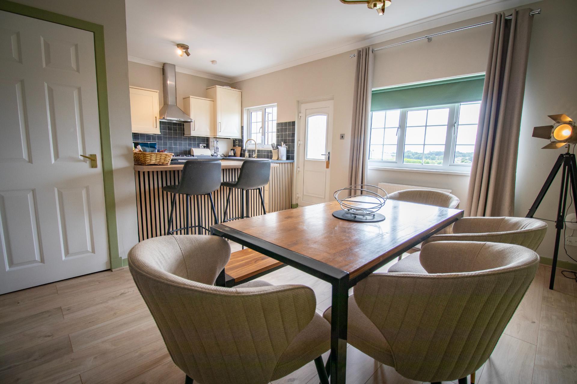 The Loans Inn Self Catering Cottage Ayrshire Dining Room