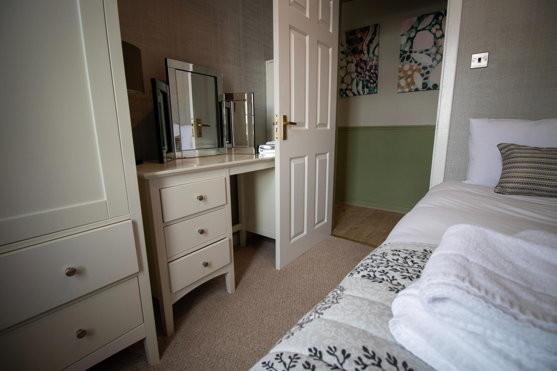 The Loans Inn Self Catering Cottage Ayrshire Bedroom